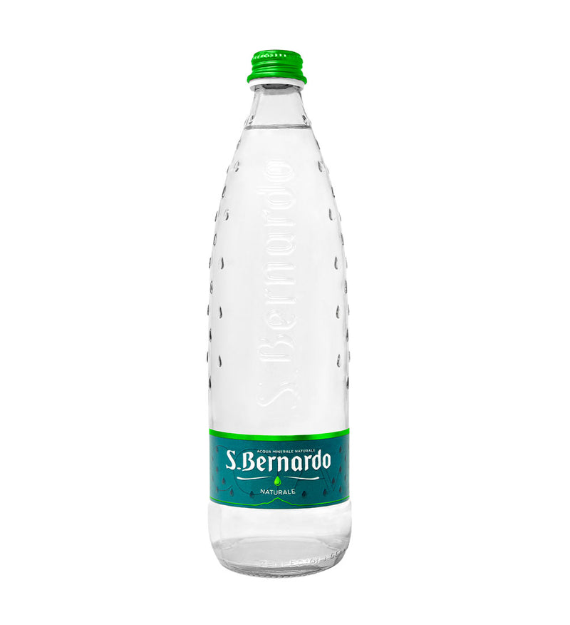 PREMIUM NATURAL WATER IN GLASS